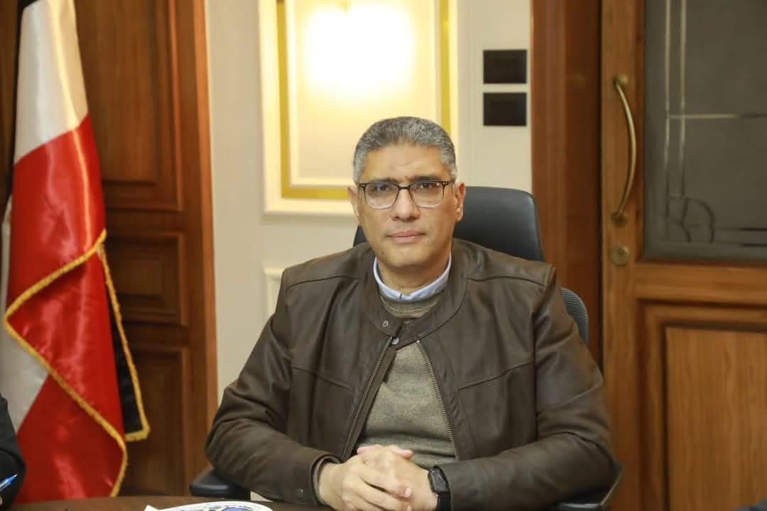 محافظ الجيزة يبحث مع وفد مطار سفنكس تعزيز التعاون والاستعدادات لافتتاح المتحف الكبير