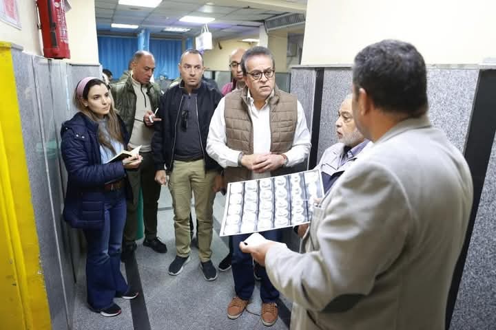 عبدالغفار : يتفقد مستشفى المقطم للتأمين الصحي ويحيل المتغيبين للتحقيق