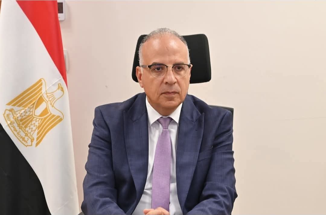 وزير الري يبحث استخدام الأقمار الصناعية والتقنيات الحديثة لرصد ومتابعة ورد النيل والحشائش بالمجاري المائية
