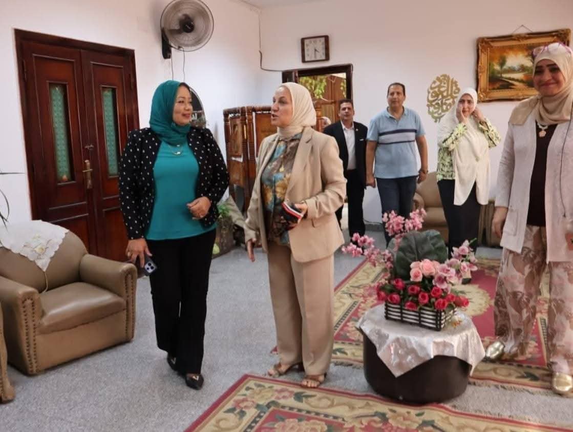 مدير تعليم القاهرة تتابع سير العمل بإدارة الوايلي التعليمية