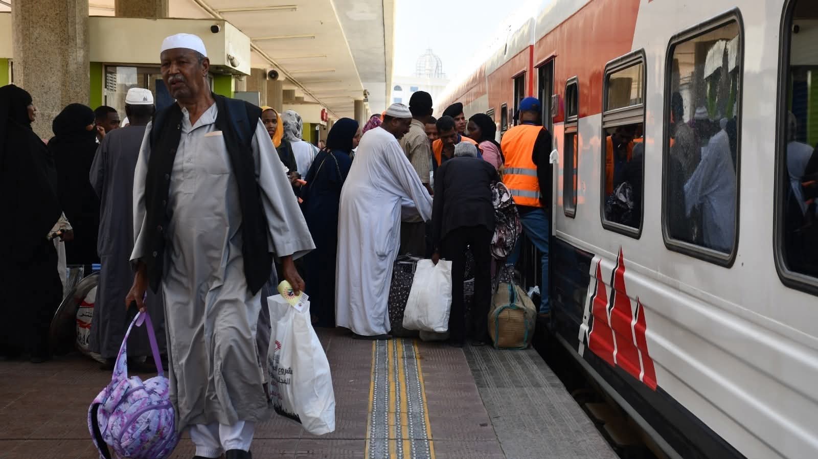 سكك حديد مصر: تسيير القطار العاشر لتسهيل العودة الطوعية للأشقاء السودانيين