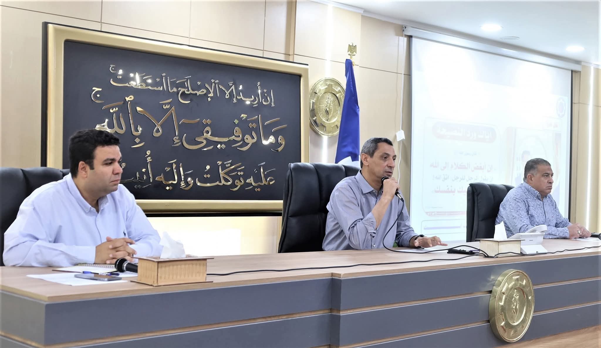 محافظ السويس يستمع لشكاوى المواطنين من الأحياء الخمس ويؤكد علي متابعة الملفات الحيوية