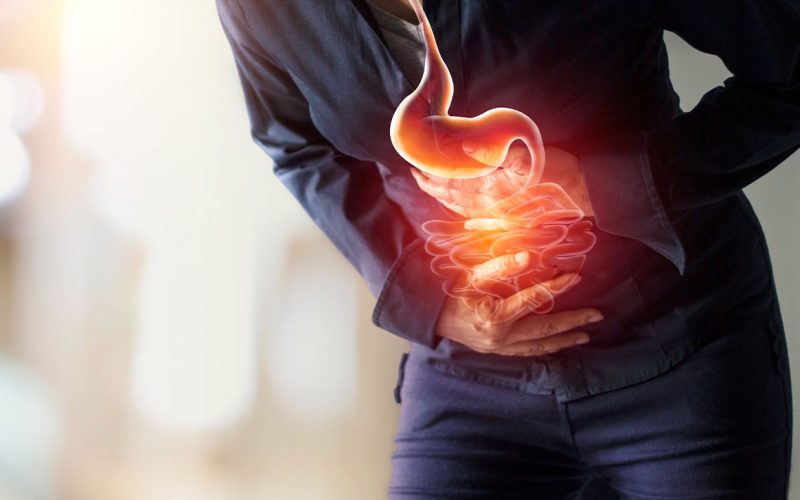 أعراض تنبهك للإصابة بالقرحة الهضمية