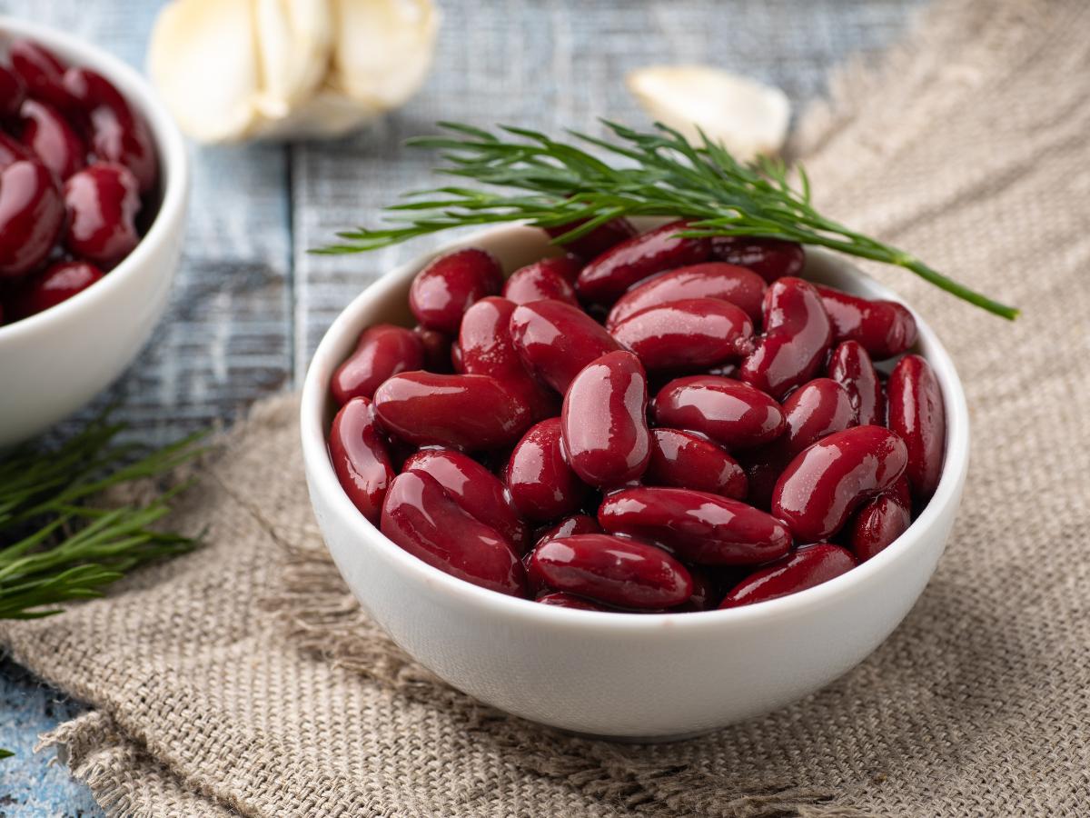 أطعمة خطيرة لا يجب عليك تناولها أبدًا