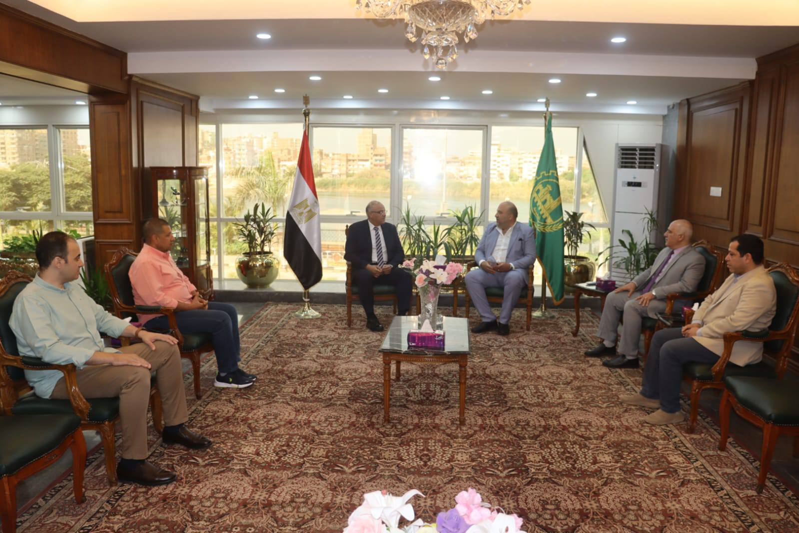 محافظ القليوبية والدتور ابراهيم كامل