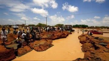 انهيار أرضي يودي بحياة ألف شخص ويدمر قرية كاملة في غرب السودان