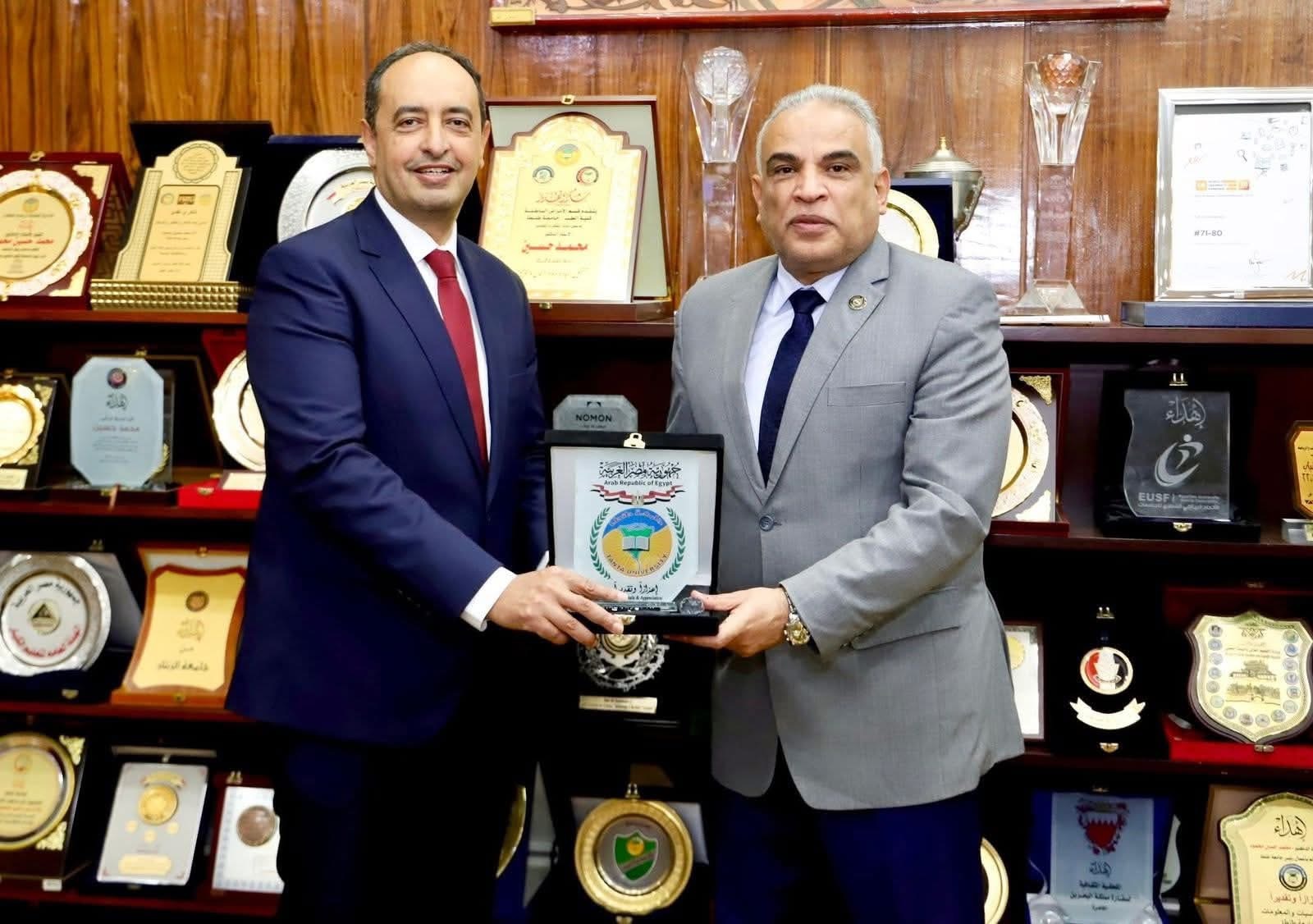 رئيس جامعة طنطا يستقبل مدير صندوق مكافحة الإدمان لتعزيز الجهود لرفع وعي الطلاب بخطورة التعاطي