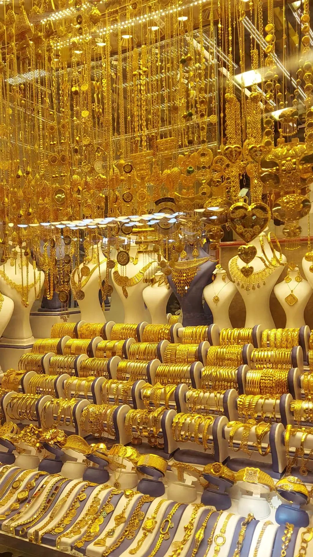 أسعار الذهب في مصر اليوم الثلاثاء 9 سبتمبر 2025.. صعود جديد بزيادة 40 جنيهًا