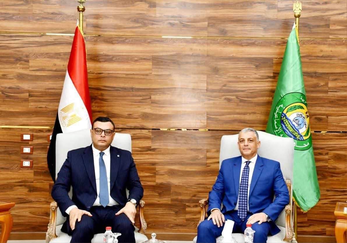 محافظ الإسماعيلية يؤكد التعاون المشترك والمثمر مع وزارة الإسكان لتحسين مستوى الخدمات للمواطنين