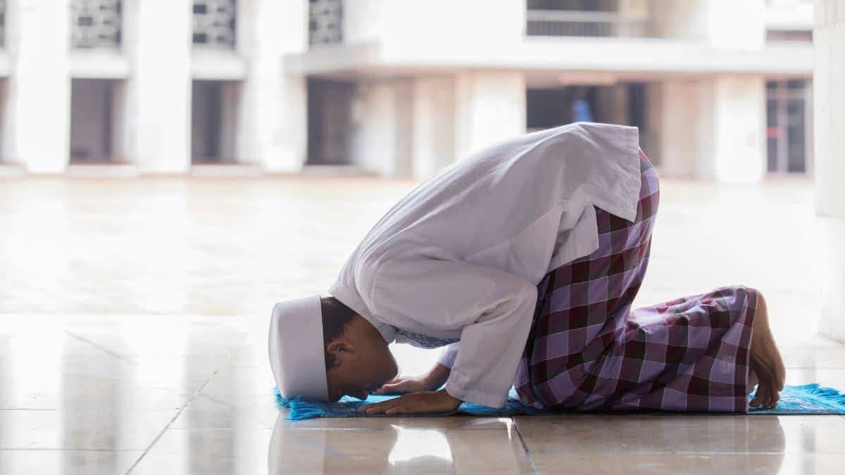 مشكلة الامتناع عن الصلاة عند البالغين