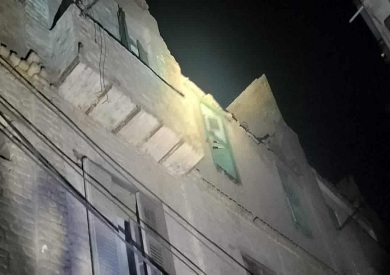 انهيار شرفة منزل بالزقازيق يُصيب 3 أشخاص ومحافظ الشرقية يُتابع