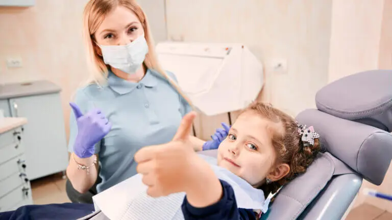 nina feliz dentista 768×432 114514 nina feliz dentista 768x432 114514